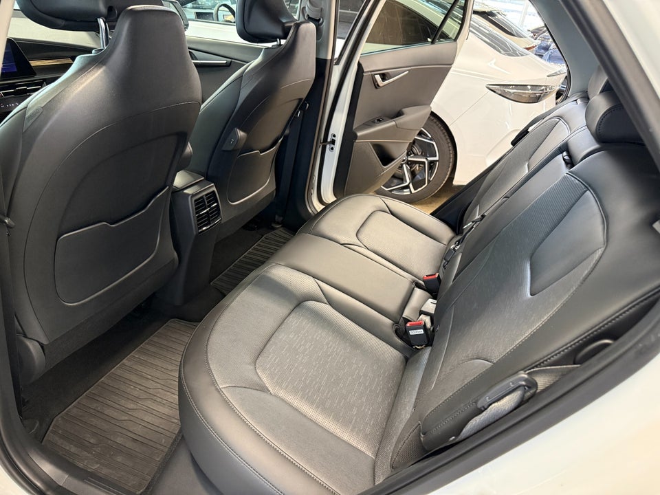 Kia Niro 64 EV Upgrade 5d