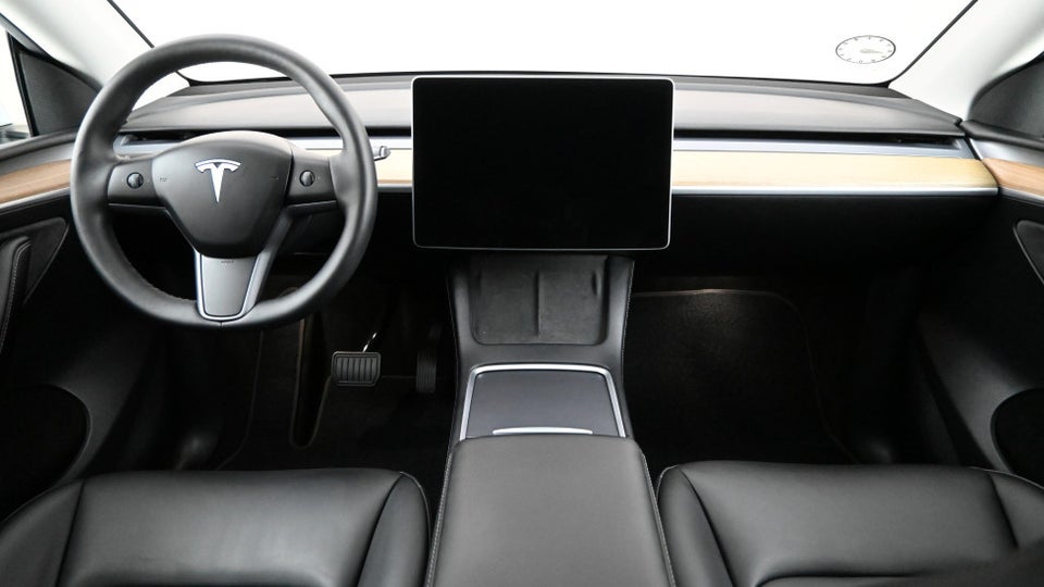 Tesla Model Y Long Range AWD 5d