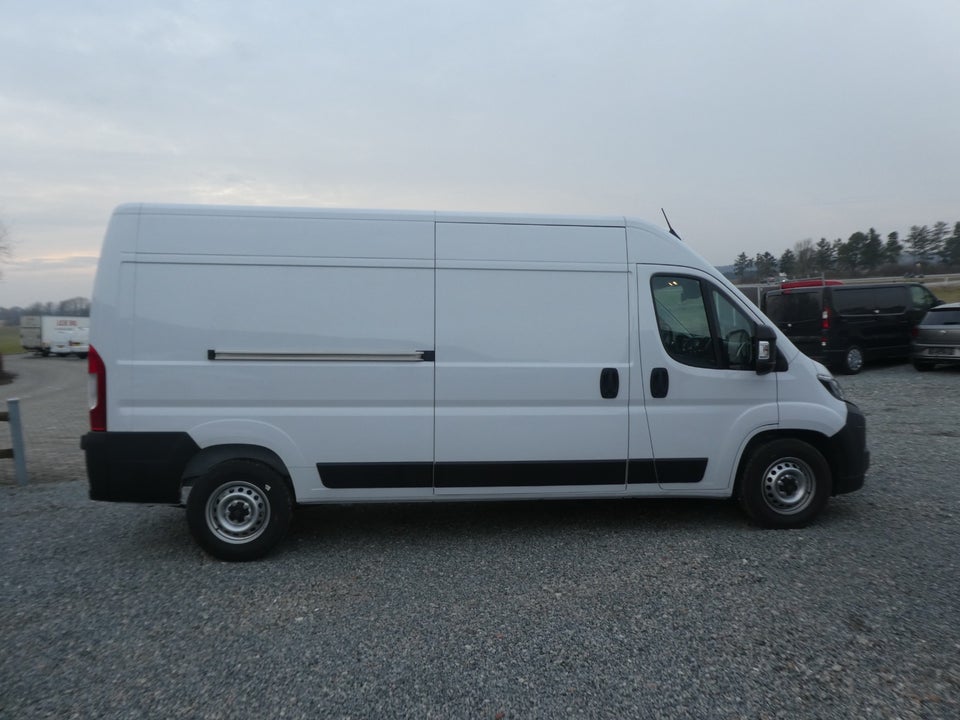Peugeot Boxer 335 2,2 BlueHDi 140 L3H2 Premium EAT8