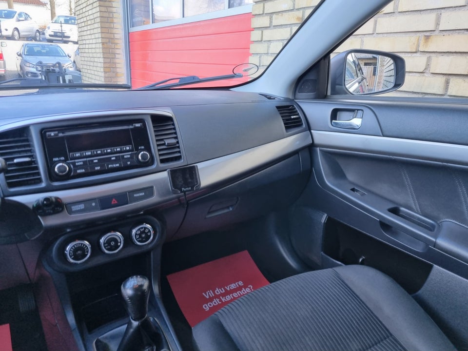 Mitsubishi Lancer 1,6 Invite SportBack 5d
