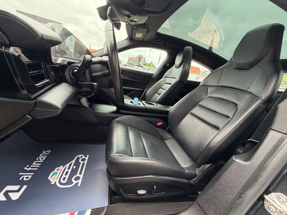 Porsche Taycan 4d