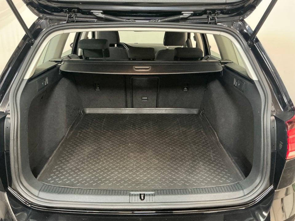 VW Golf VII 1,6 TDi 115 Comfortline Variant 5d