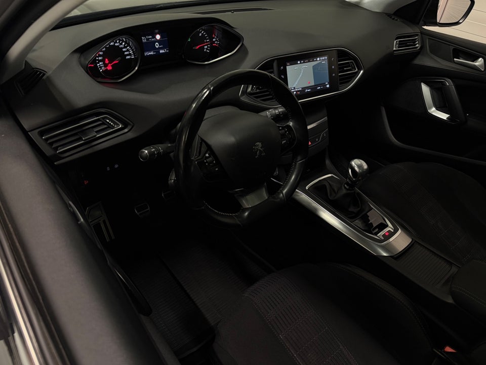 Peugeot 308 1,6 BlueHDi 120 Allure Sky 5d