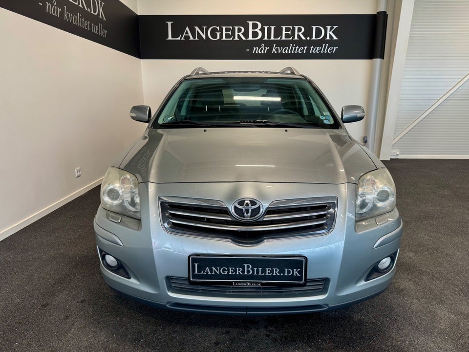 Toyota Avensis 2,2 D-CAT 177 Executive stc. 5d