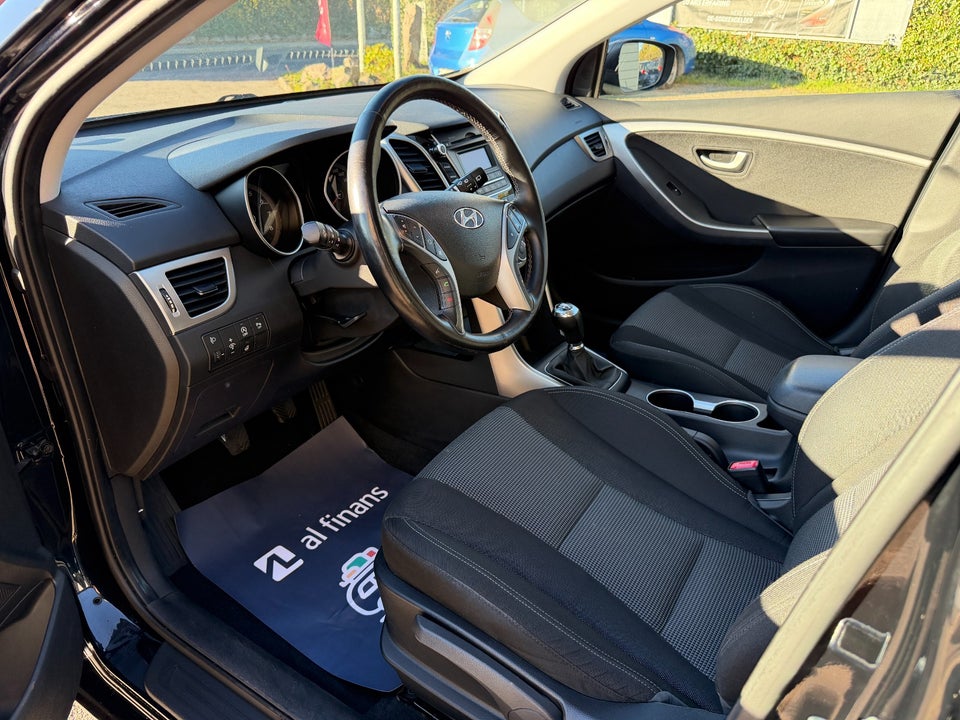 Hyundai i30 1,6 GDi XTR Eco 5d