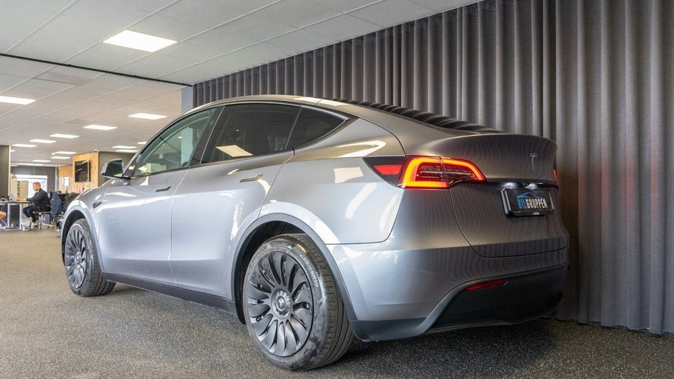 Tesla Model Y RWD 5d