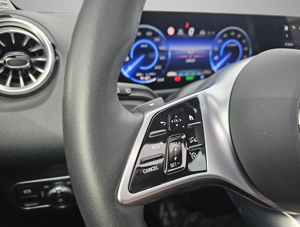 Mercedes EQB250+ Progressive Advance Plus 5d