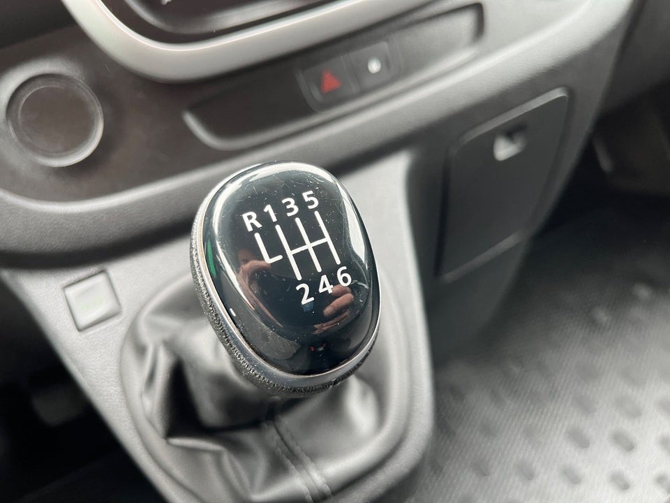 Renault Trafic T29 2,0 dCi 120 L2H1