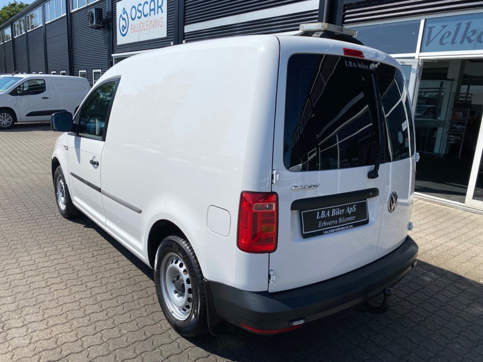 VW Caddy 2,0 TDi 102 DSG Van 3d