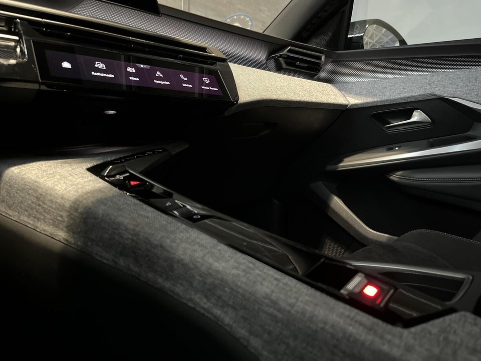 Peugeot e-5008 77 GT Pack 7prs 5d