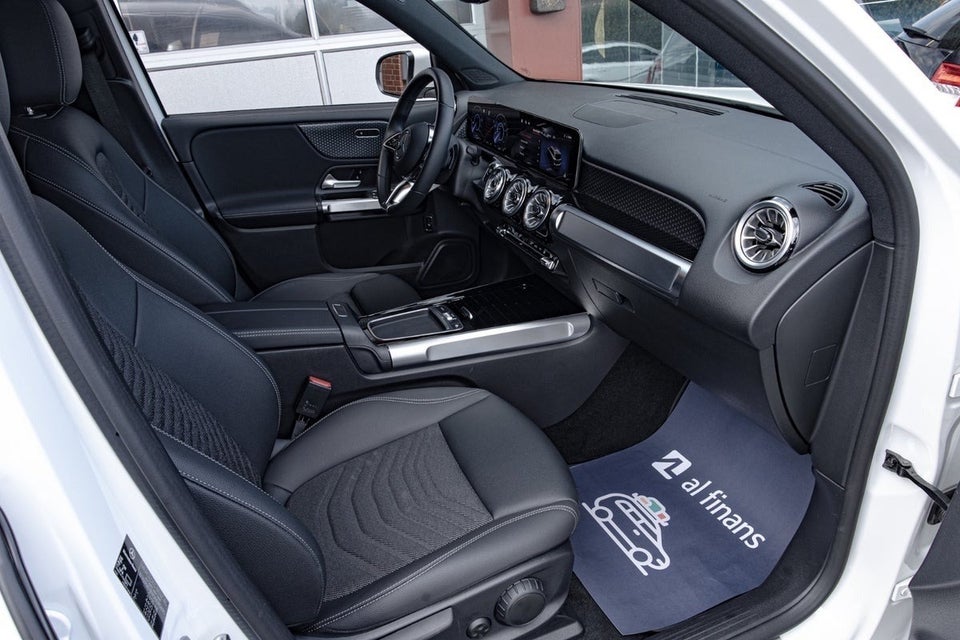 Mercedes EQB300 Progressive 4Matic 5d