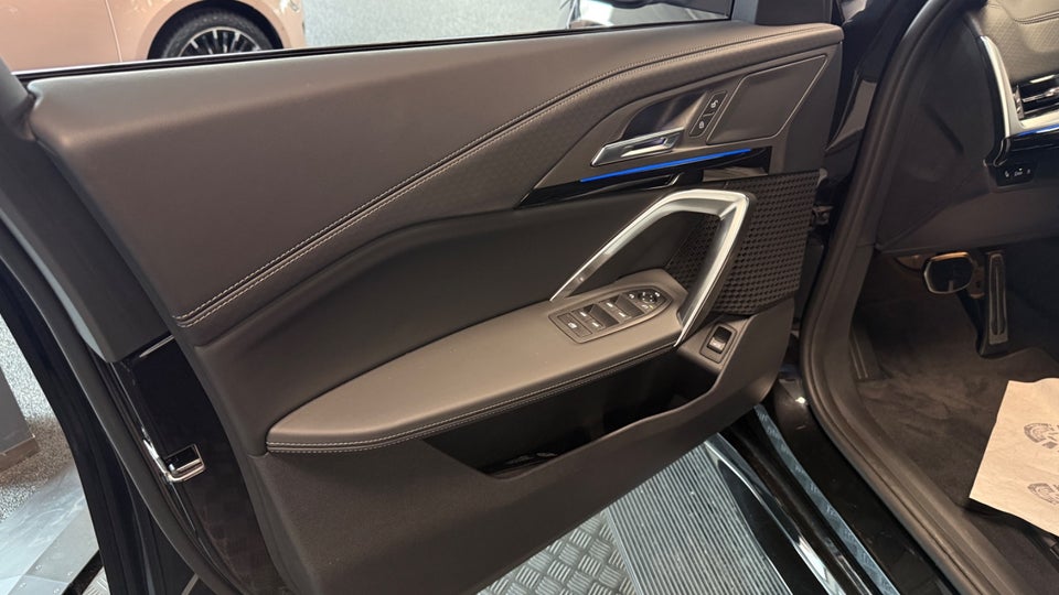 BMW iX2 eDrive20 Charged M-Sport 5d