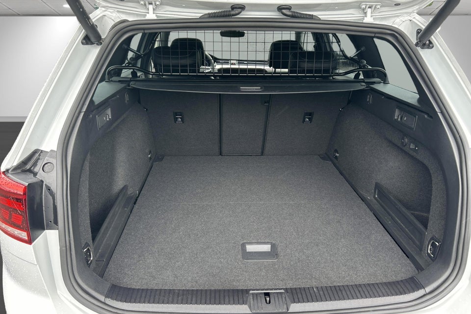 VW Passat 1,5 TSi 150 Elegance Variant DSG 5d