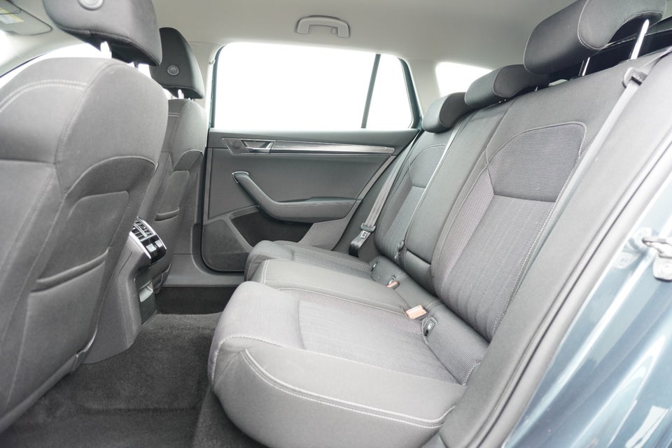 Skoda Superb 1,4 TSi iV Plus Combi DSG 5d