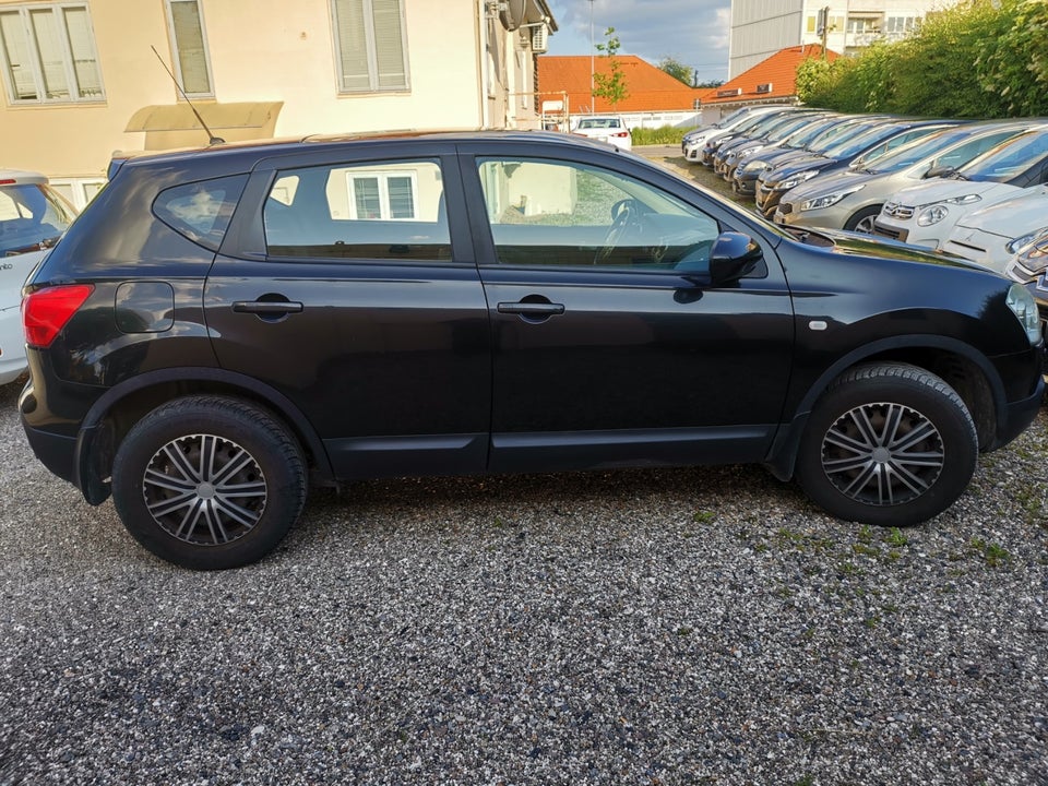Nissan Qashqai 2,0 Tekna 5d