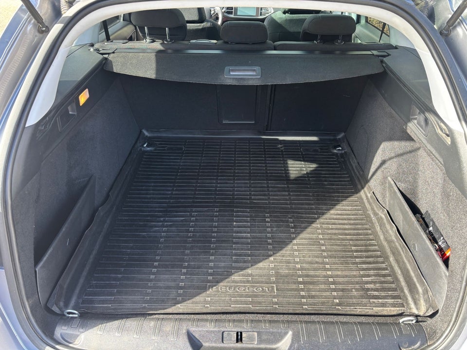 Peugeot 308 1,2 e-THP 130 Allure SW EAT6 5d