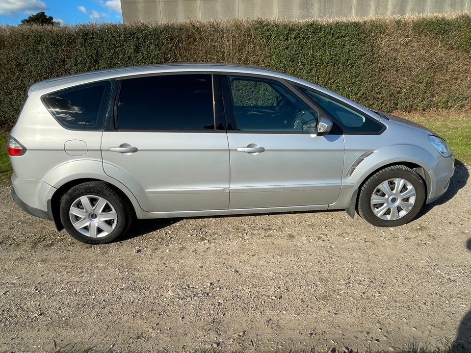 Ford S-MAX 2,0 Ambiente 7prs 5d