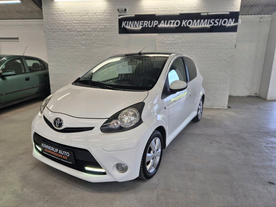 Toyota Aygo 1,0 VVT-i Black&White 5d