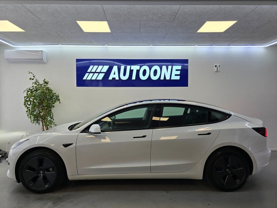 Tesla Model 3 RWD 4d