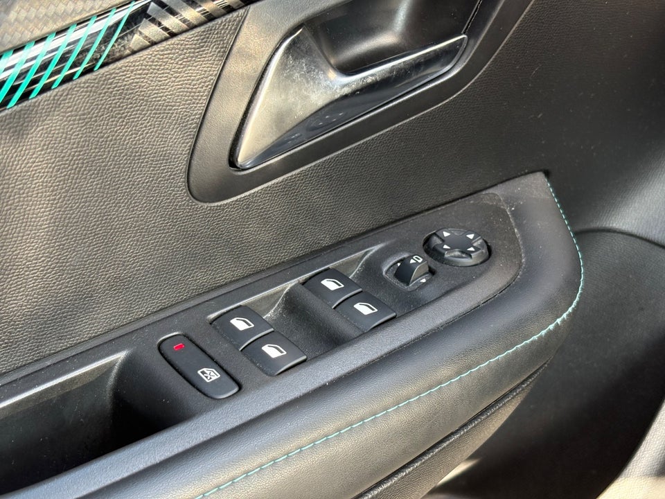 Peugeot 208 1,2 PureTech 100 Allure 5d