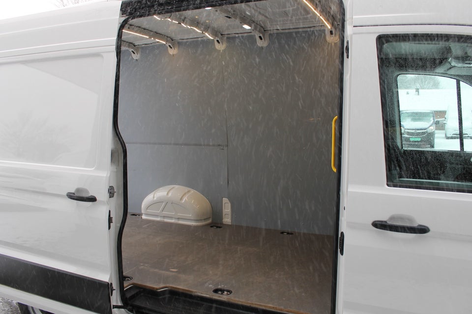 VW Crafter 35 2,0 TDi 177 Kassevogn L3H2 aut.