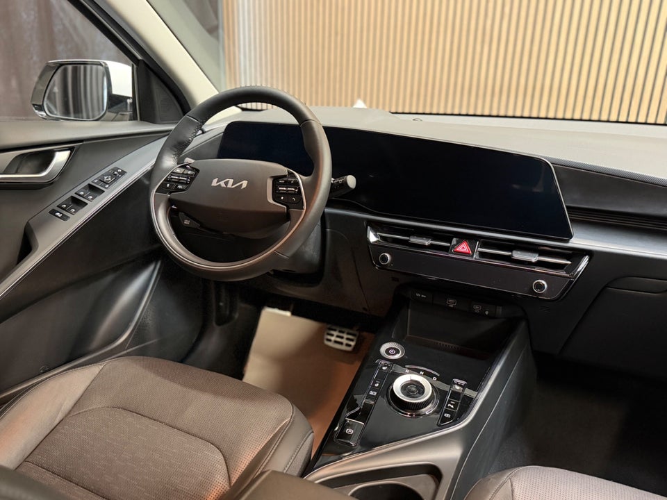 Kia Niro 64 EV Prestige 5d