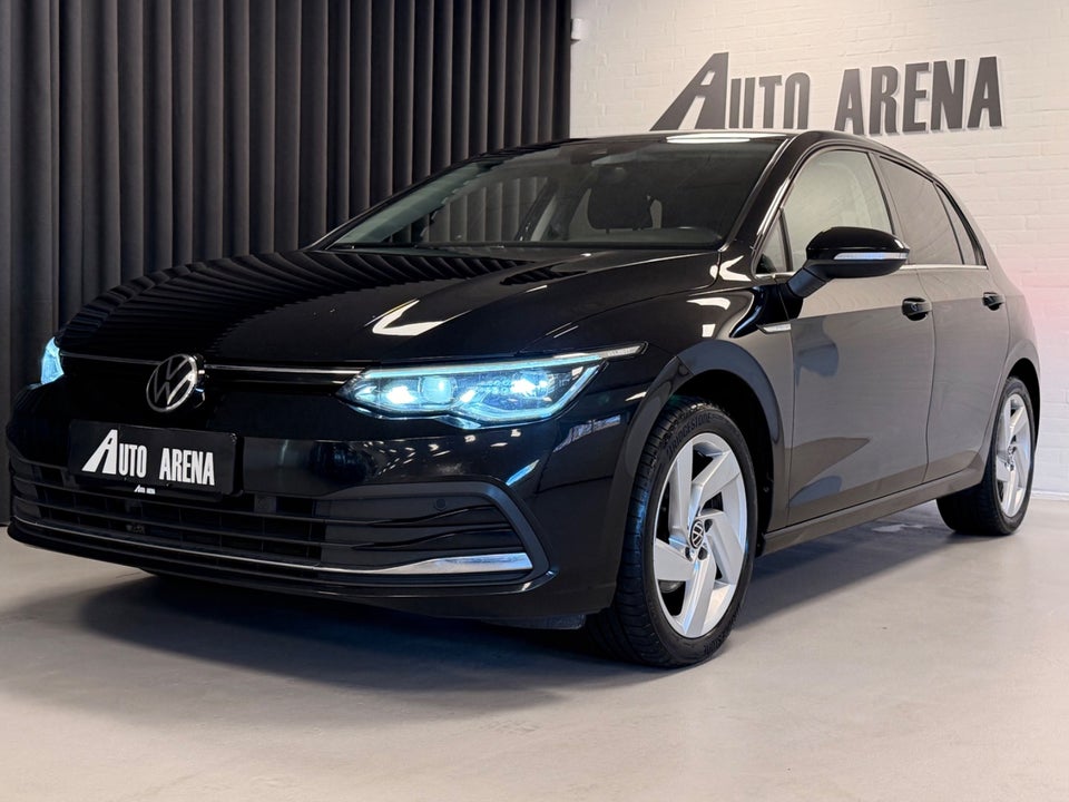 VW Golf VIII 1,5 eTSi 150 1st Edition DSG 5d