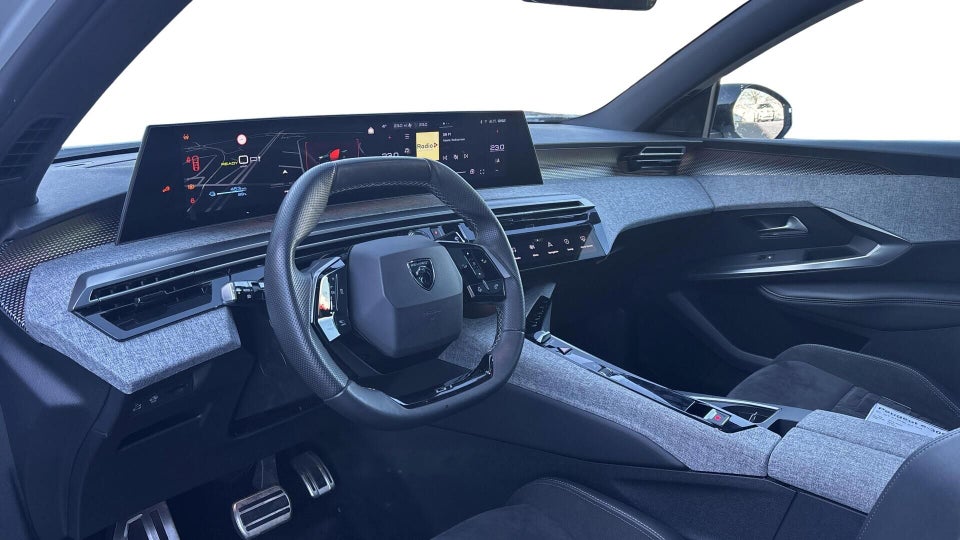 Peugeot e-3008 77 GT 5d