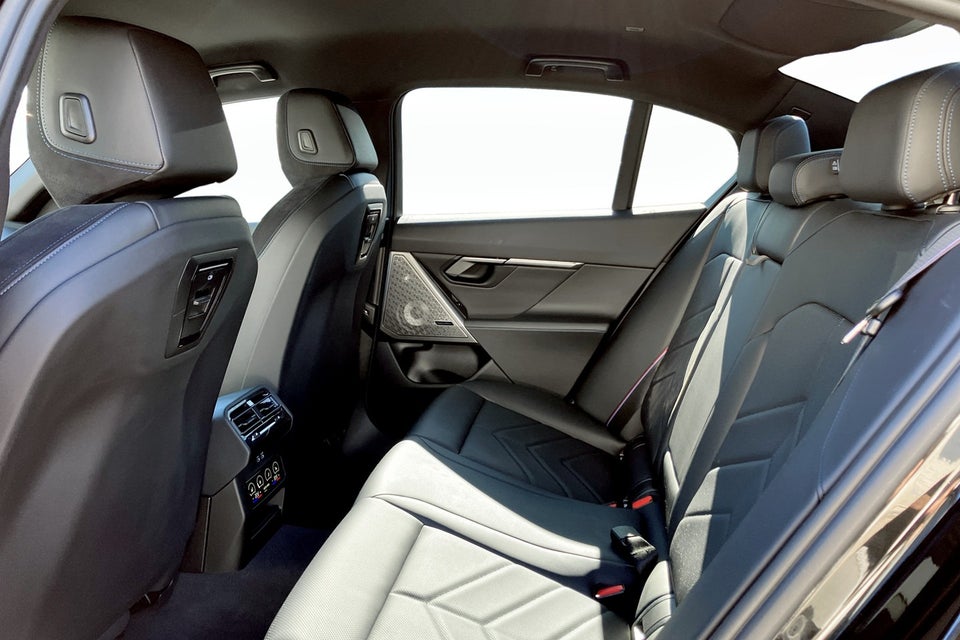 BMW i5 eDrive40 Fully Charged M-Sport 4d