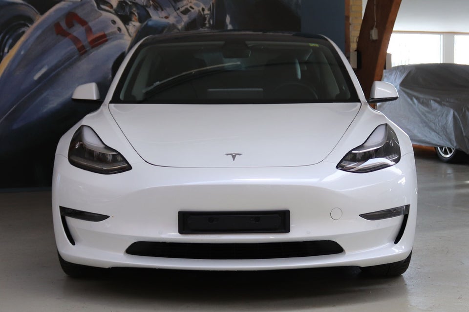 Tesla Model 3 Long Range AWD 4d