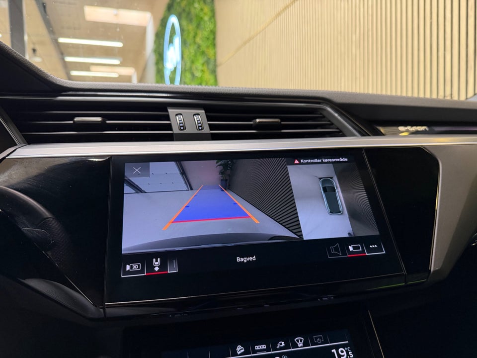 Audi e-tron 55 S-line quattro 5d