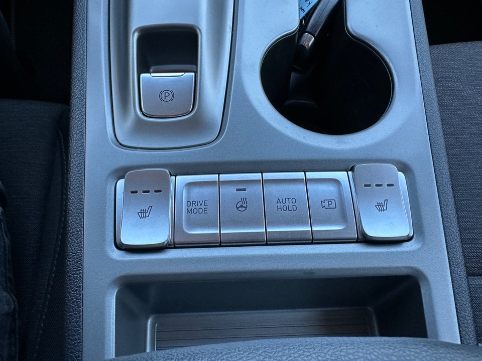 Hyundai Kona 64 EV Essential Van 5d