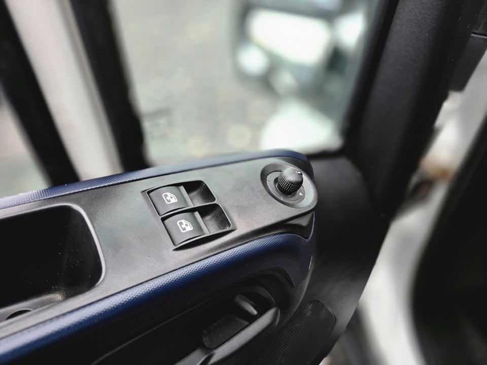 Iveco Daily 3,0 35S18 Alukasse m/lift AG8