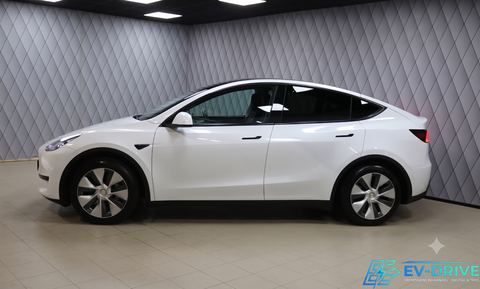 Tesla Model Y RWD 5d