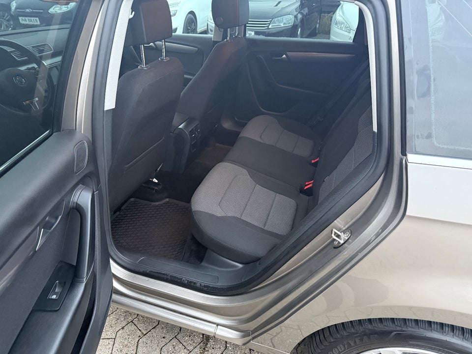 VW Passat 2,0 TDi 140 Comfortline Variant DSG BM 5d