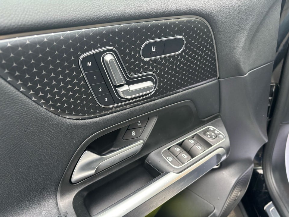 Mercedes EQB300 Progressive 4Matic 5d