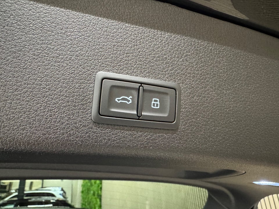 Audi e-tron 55 S-line quattro 5d