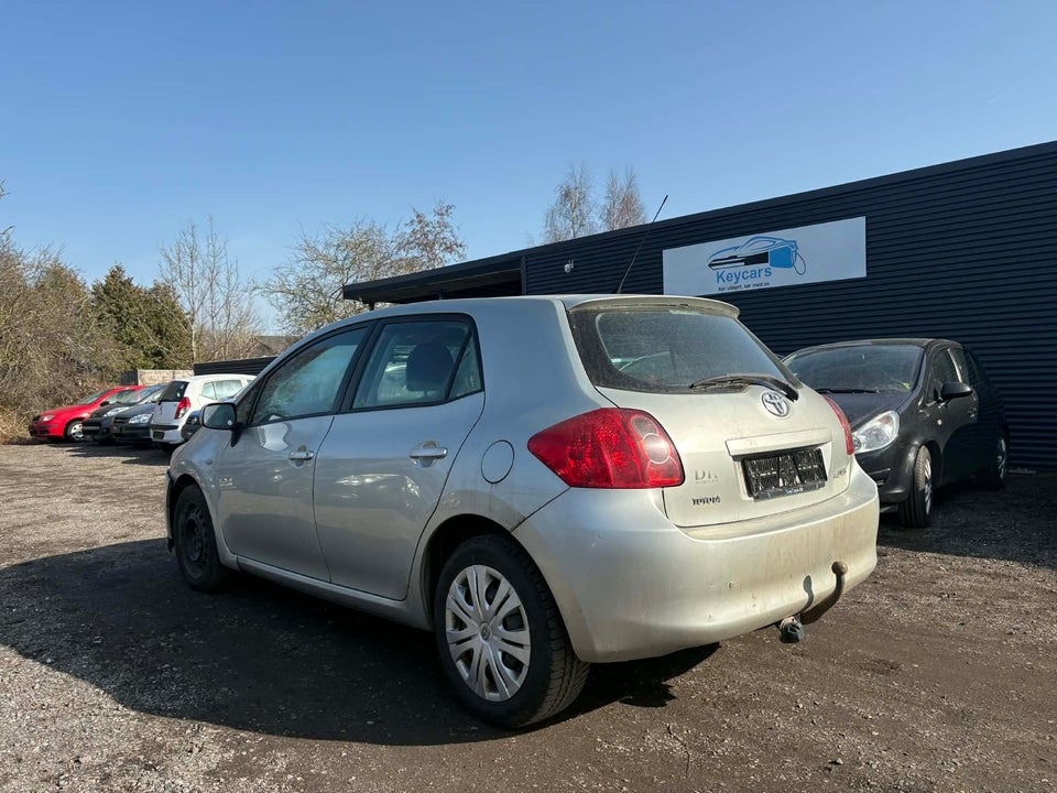 Toyota Auris 1,4 D-4D Luna 5d