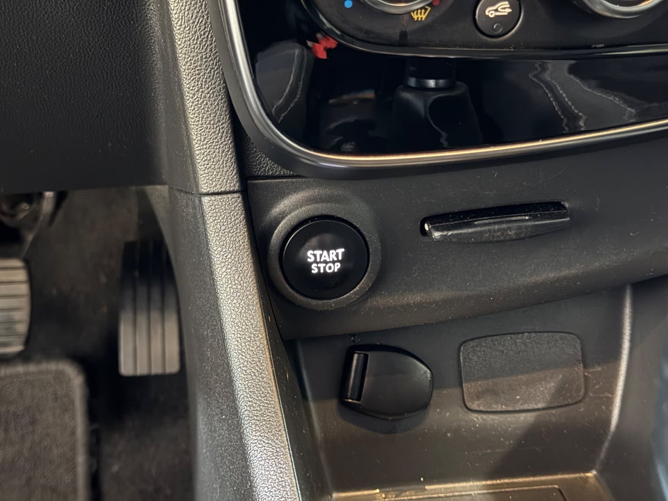 Renault Clio IV 0,9 TCe 90 Expression Sport Tourer 5d