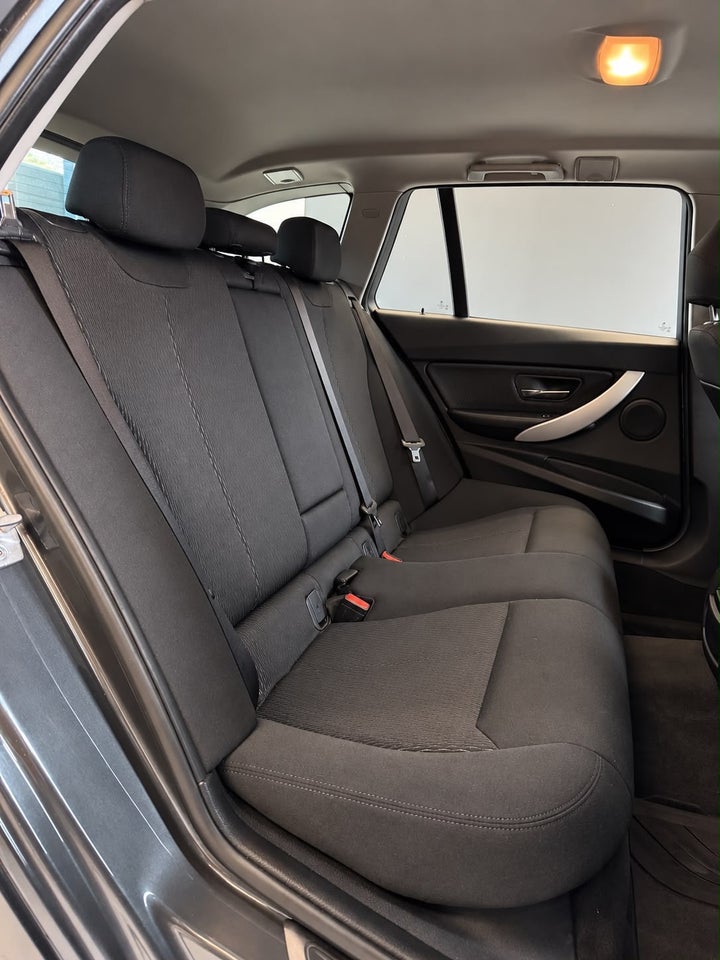 BMW 320d 2,0 Touring aut. 5d