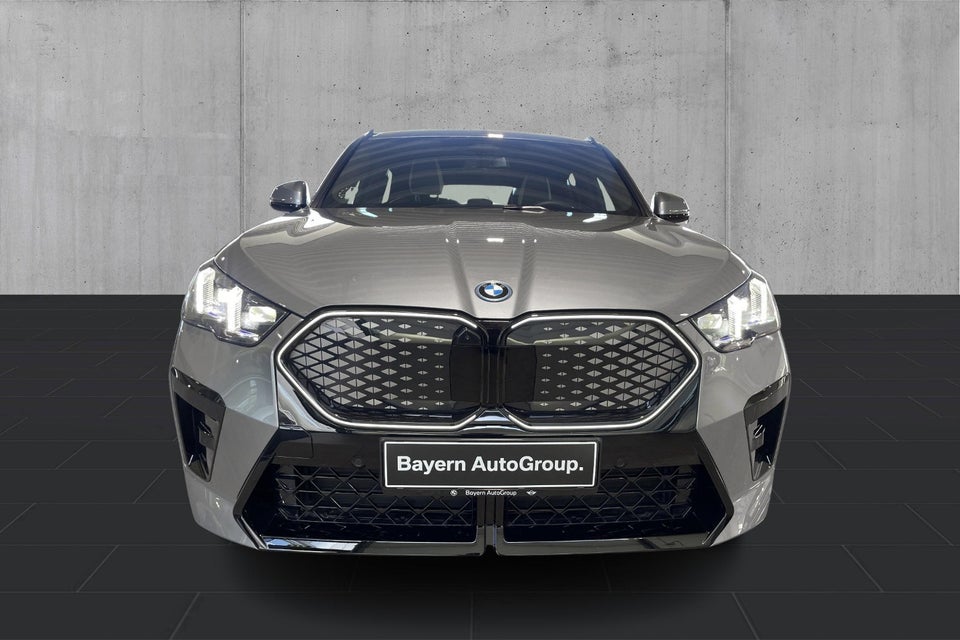BMW iX2 xDrive30 Supercharged 5d