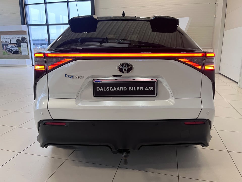 Toyota bZ4X Executive 5d