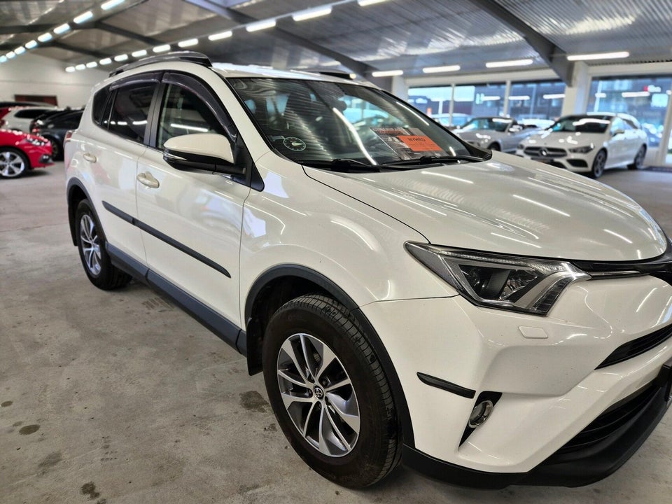 Toyota RAV4 2,0 D-4D T2 5d