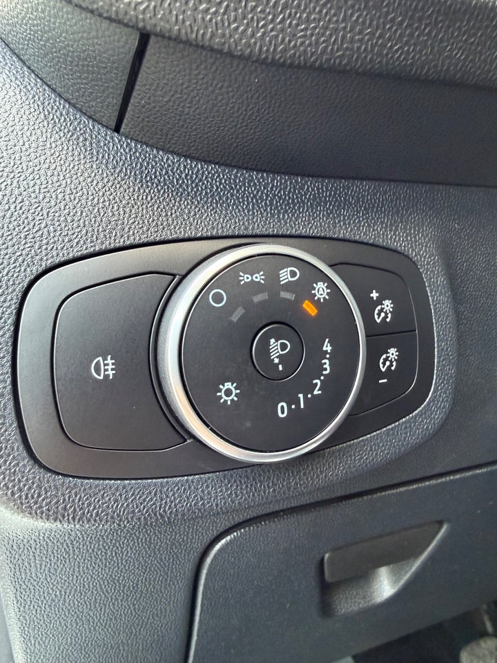 Ford Fiesta 1,0 EcoBoost mHEV Connected 5d