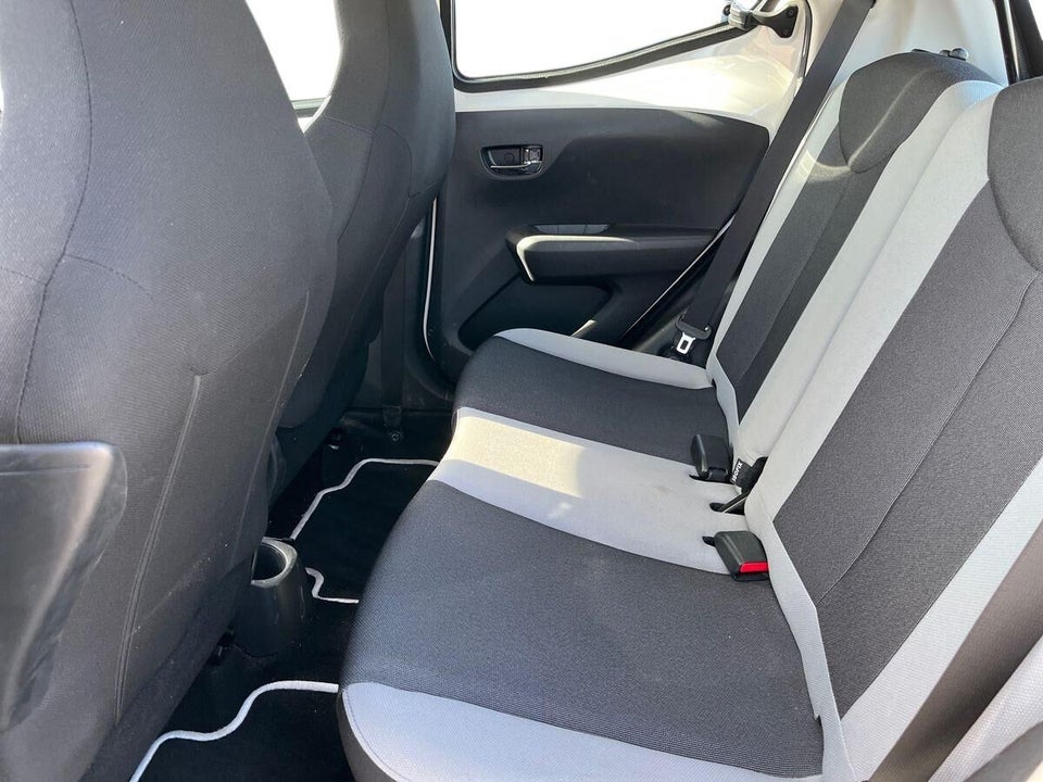 Toyota Aygo 1,0 VVT-i x-pure 5d