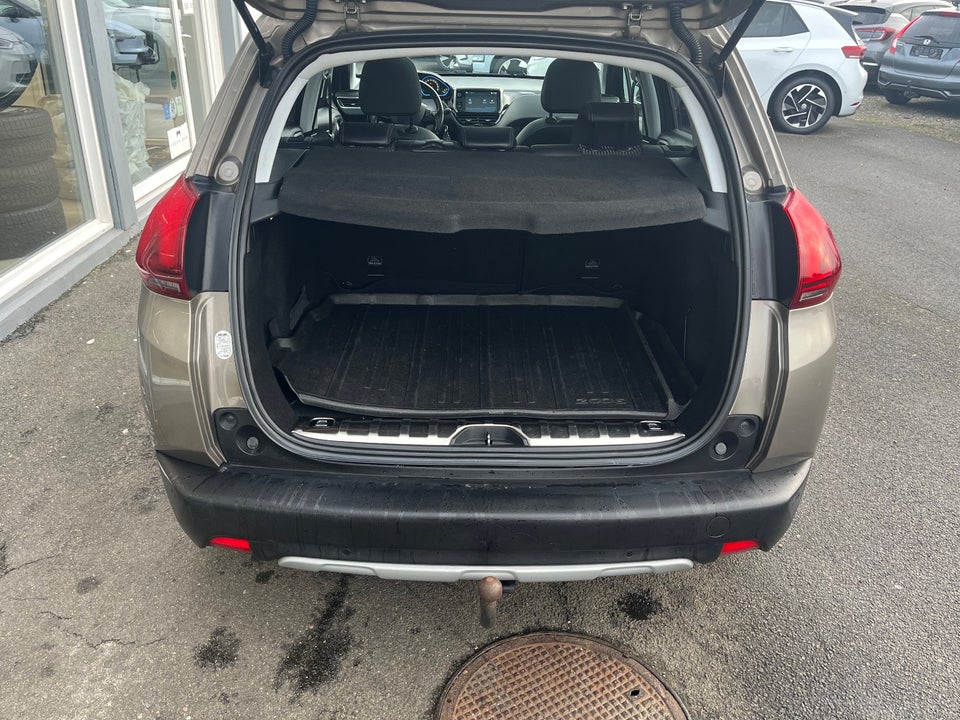Peugeot 2008 1,2 e-THP 110 Allure Sky EAT6 5d