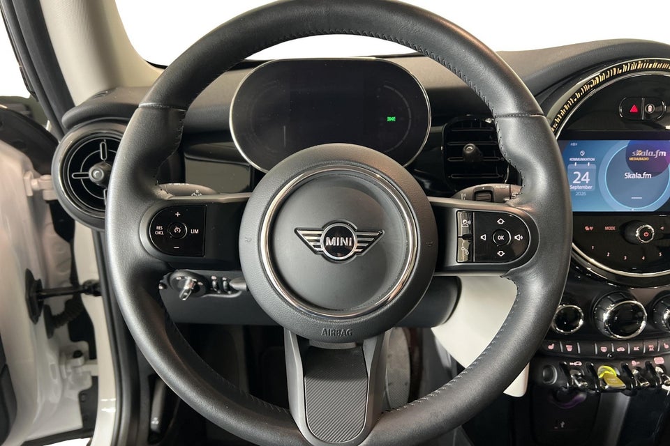 MINI Cooper SE Classic Trim 3d