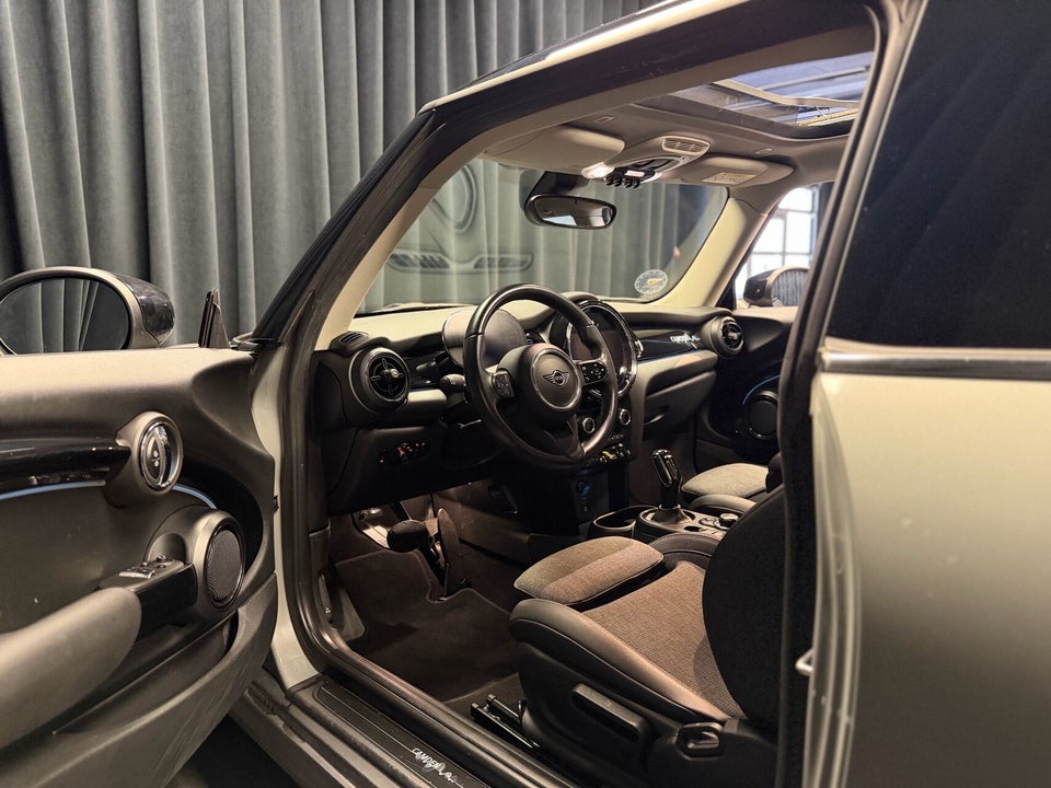 MINI Cooper SE Camden Edition 3d