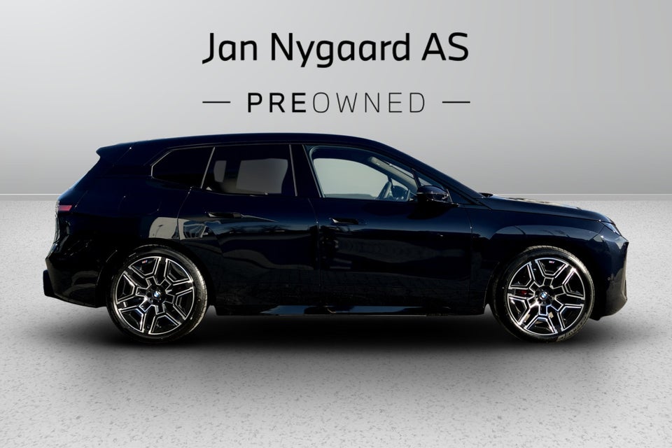 BMW iX xDrive60 Fully Charged 5d