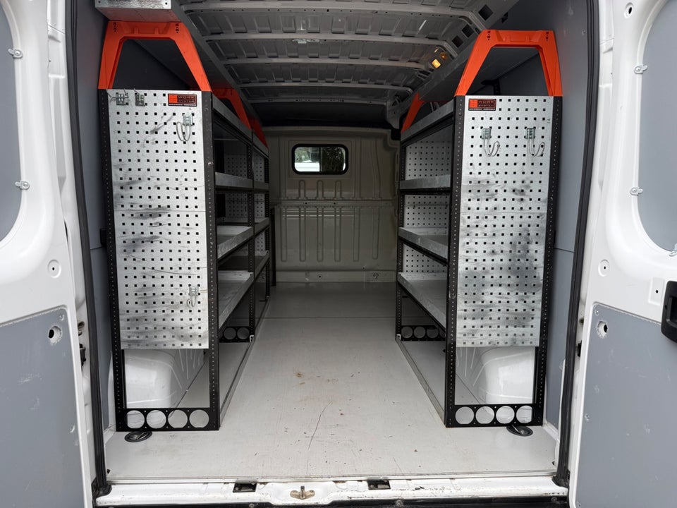 Peugeot Boxer 333 2,2 BlueHDi 140 L3H2 Premium